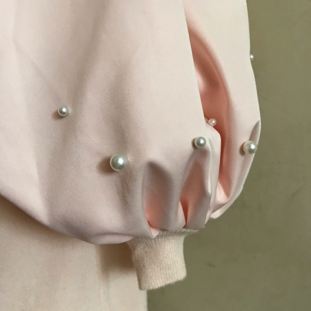 Powder Pink Puffed Sleeves With Pearls Top - Picture 5 of 9